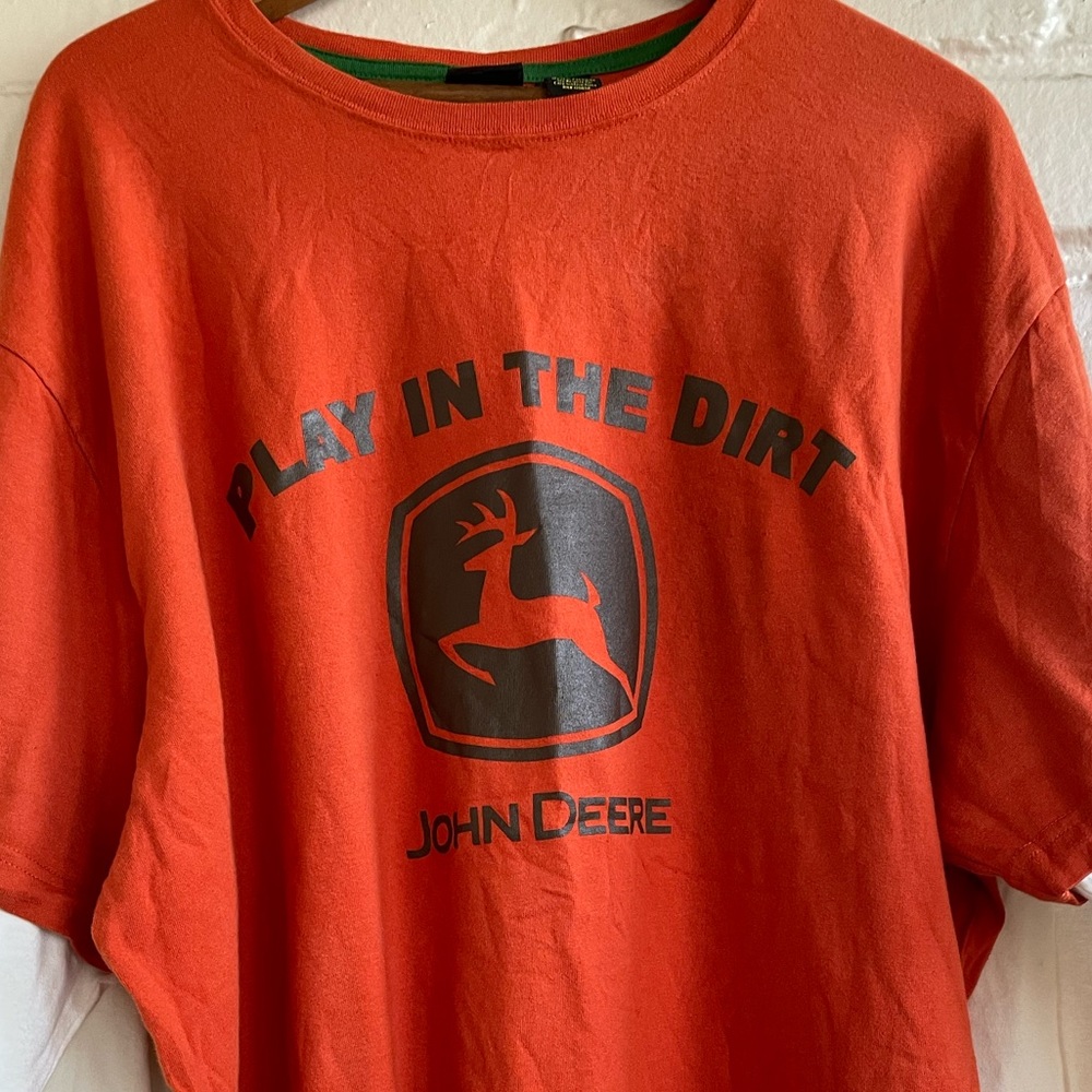 Vintage John Deere long sleeved T-shirt!  Men’s XL, 100% Cotton!